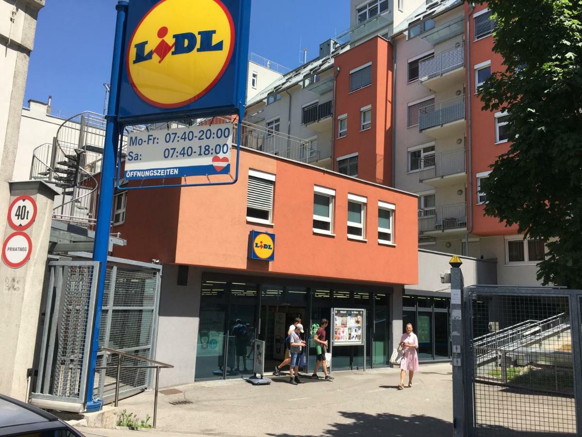 Apartment Zentral Direkt An U-Bahn Station Vienna Exterior photo